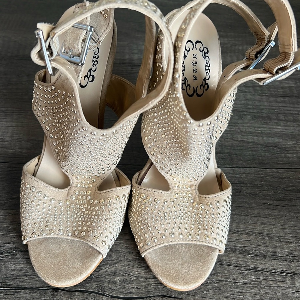 NYLA stiletto heels size 6